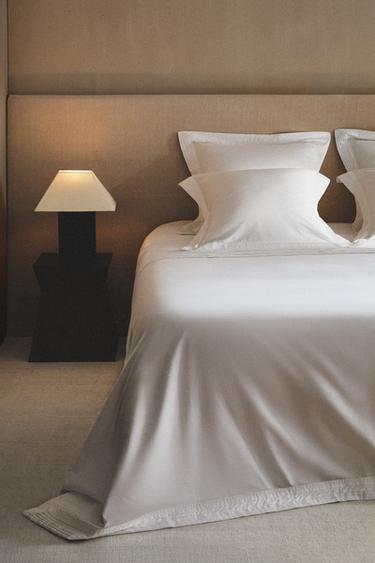 PLEATED COTTON SATEEN DUVET COVER (400 THREAD COUNT) - White by Zara