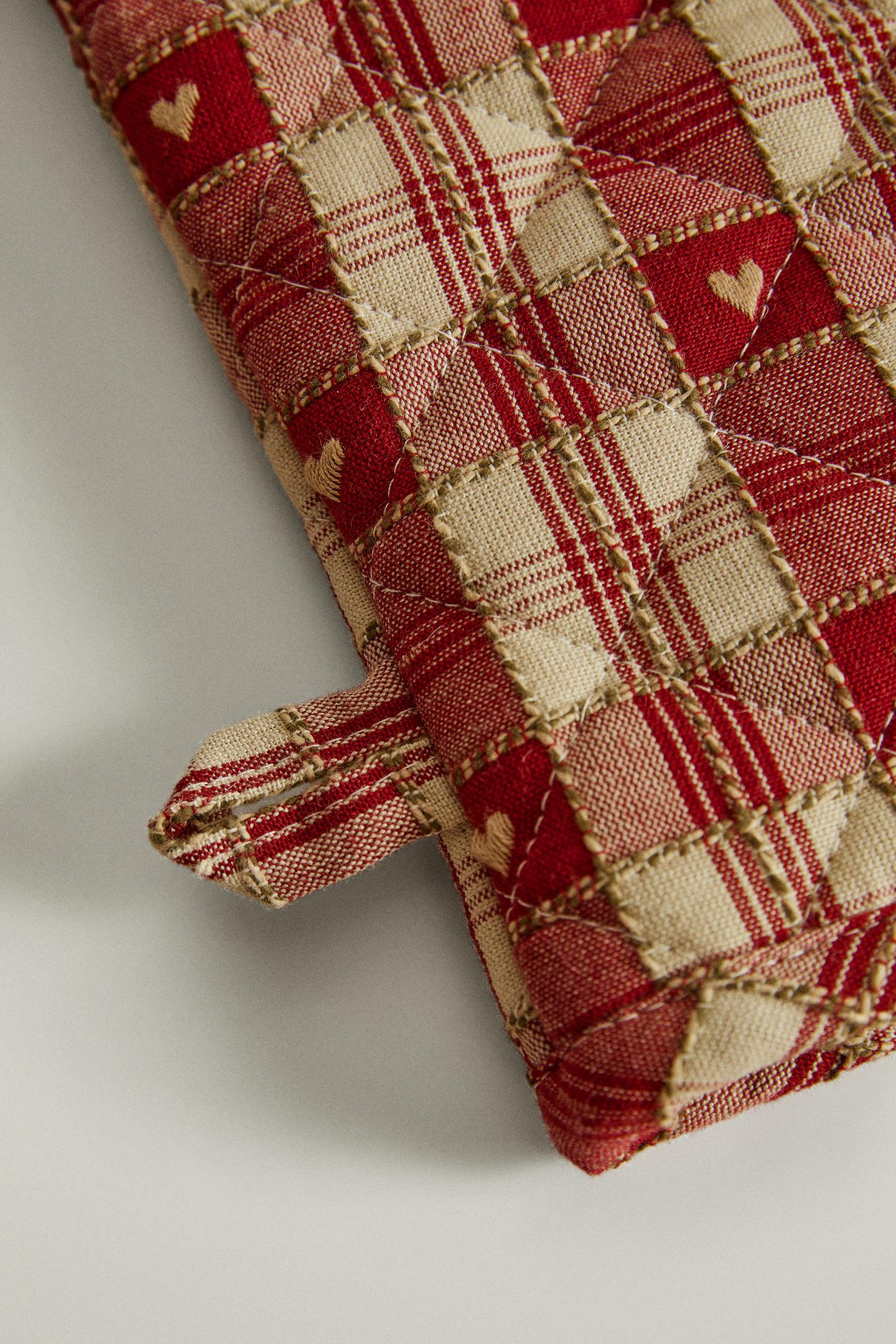 Женские аксессуары Zara Cotton Christmas Hearts and Check Kitchen Oven Mitt, цвет: Красный — фото 4