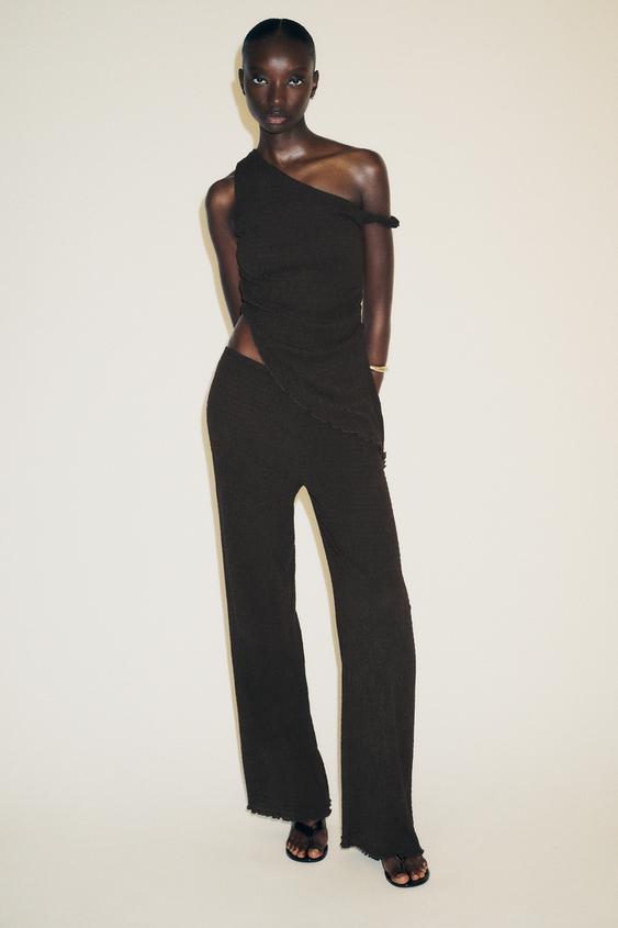 ASYMMETRIC TEXTURED TOP