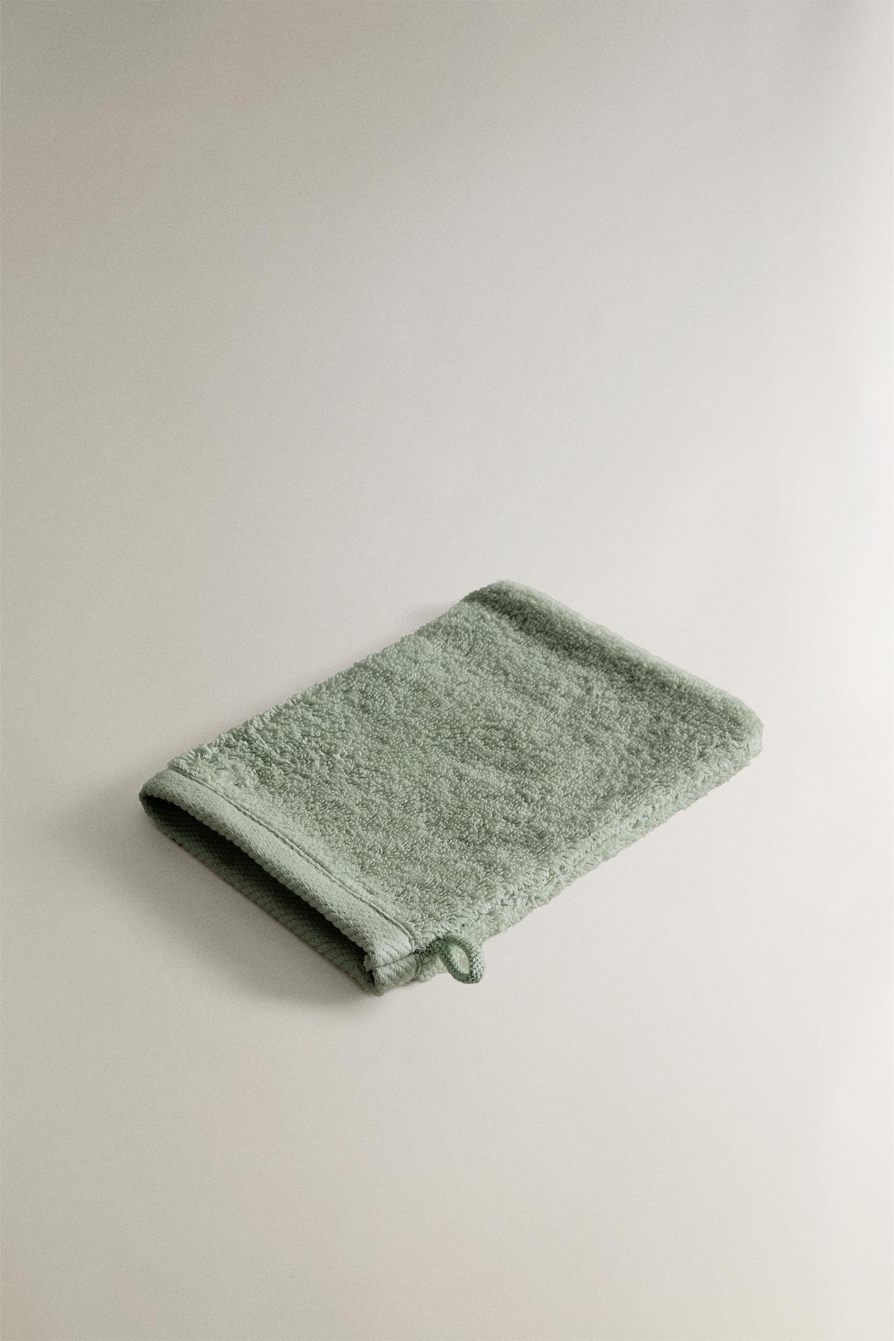 COTTON TERRY BATH MITT — Khaki