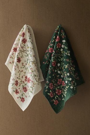 PACK OF COTTON JACQUARD CHRISTMAS TEA TOWELS (PACK OF 2) - Red by Zara - Image 5
