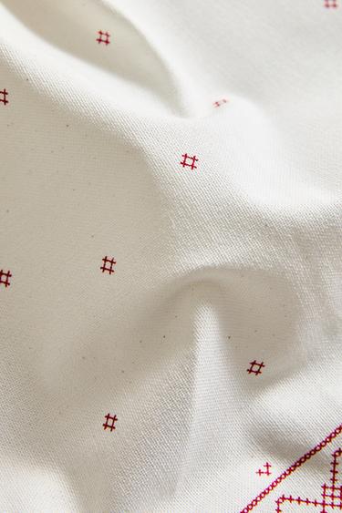 PACK OF EMBROIDERED CHRISTMAS COTTON NAPKINS (PACK OF 2) - Red / White by Zara - Image 3