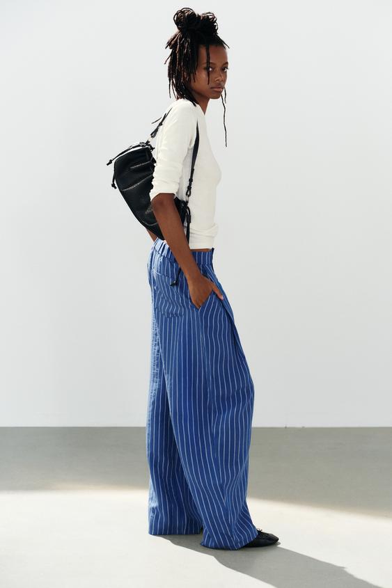 PANTALON FLUIDE À PLIS - Bleu roi de Zara - Image 2
