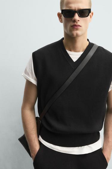 GILET EN MAILLE STRUCTURÉ - Noir de Zara - Image 4