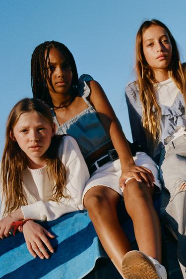 TOP CROPPED 100% رامي - أزرق / رمادي الخاص بـ Zara