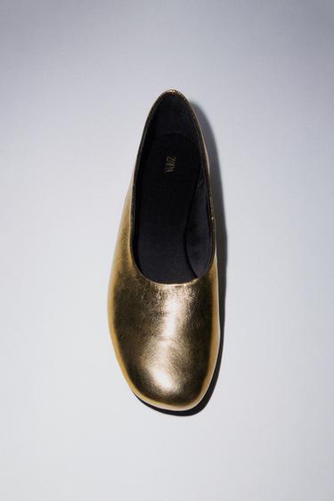 BALLERINES EN CUIR MÉTALLISÉ - Or de Zara