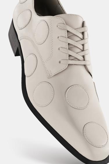ZAPATO PLANO TOPOS PIEL HARRY LAMBERT FOR ZARA x DISNEY - blanco de Zara - Imagen 0