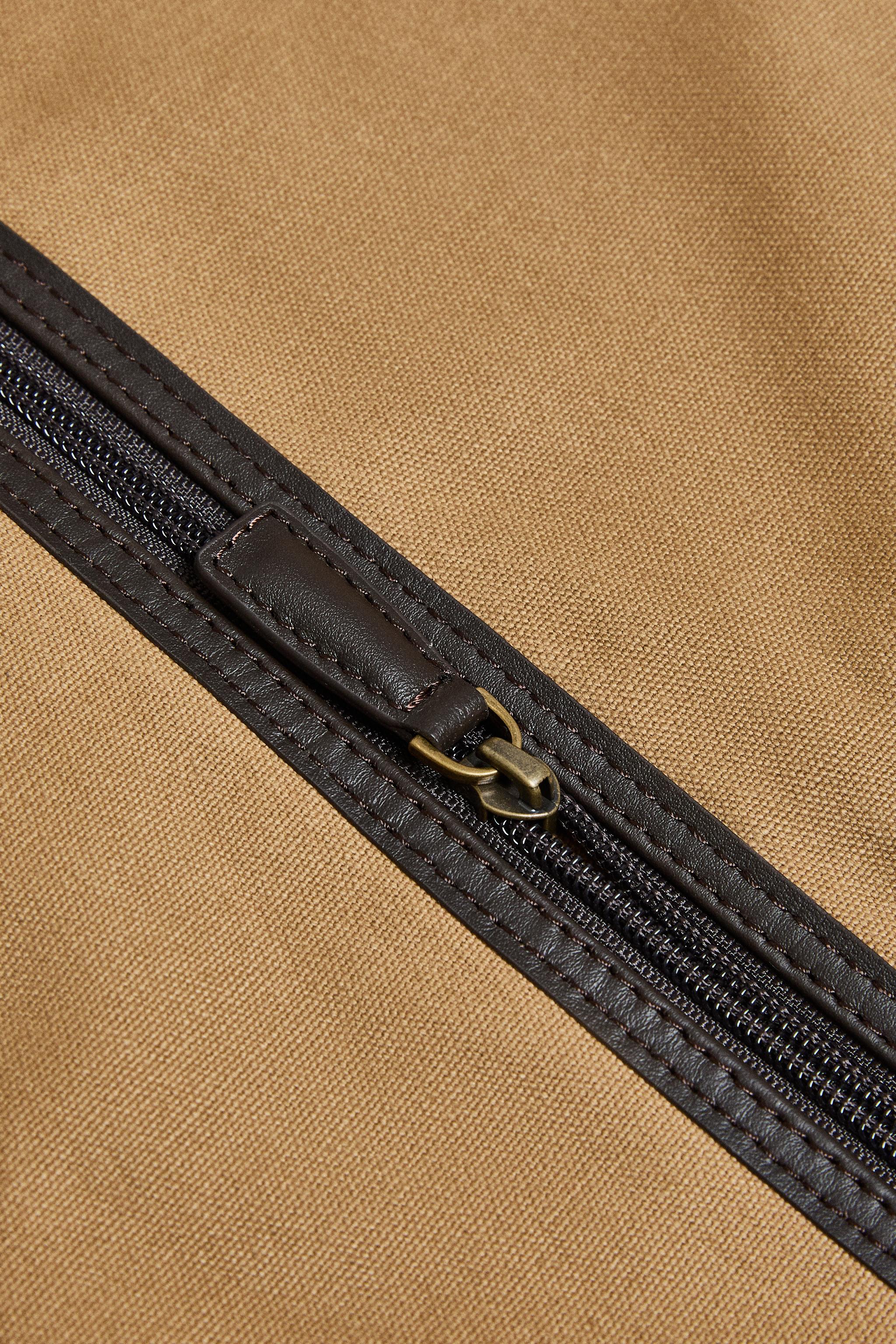 LEATHER GARMENT BAG