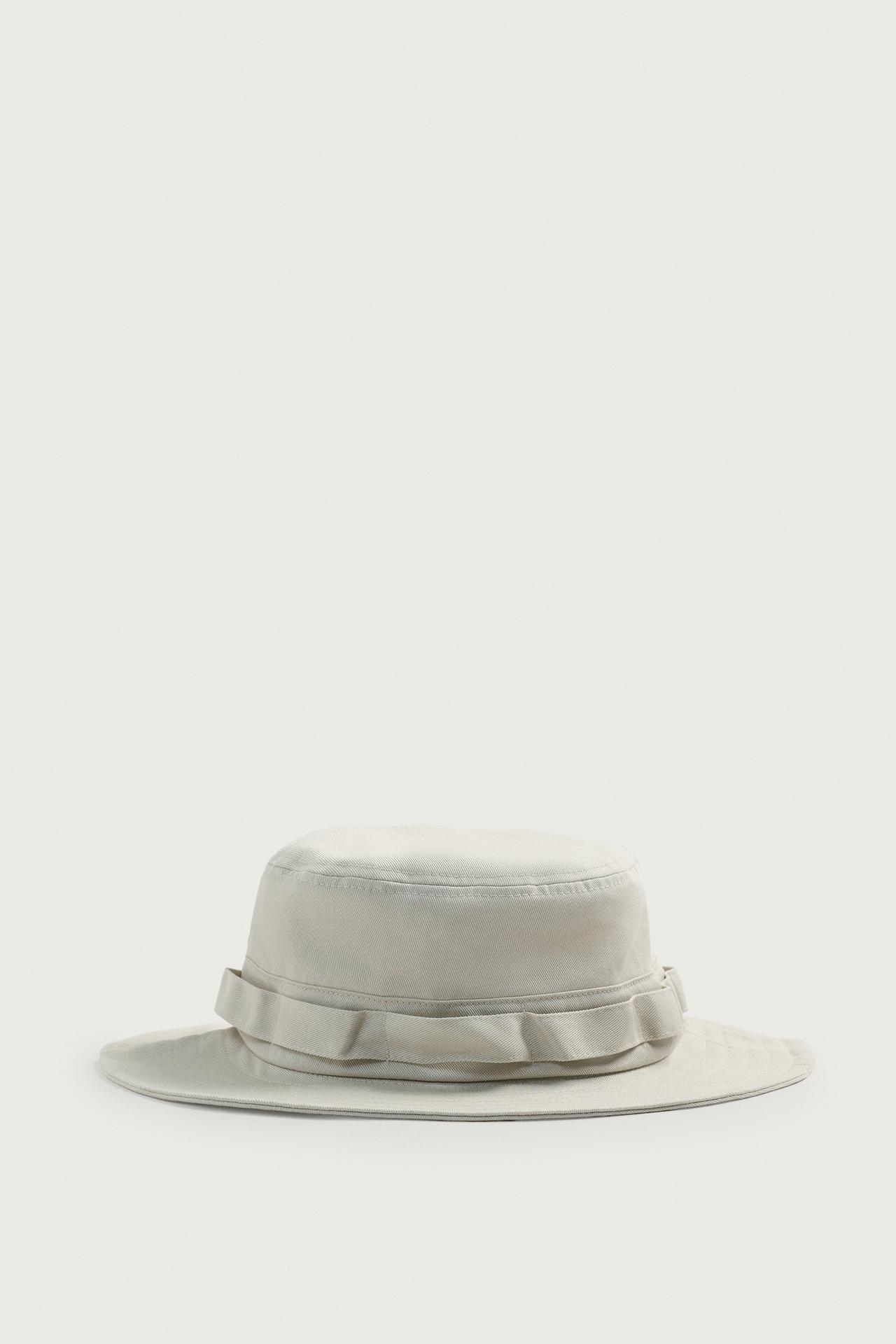 WIDE BRIM BUCKET HAT — Ecru