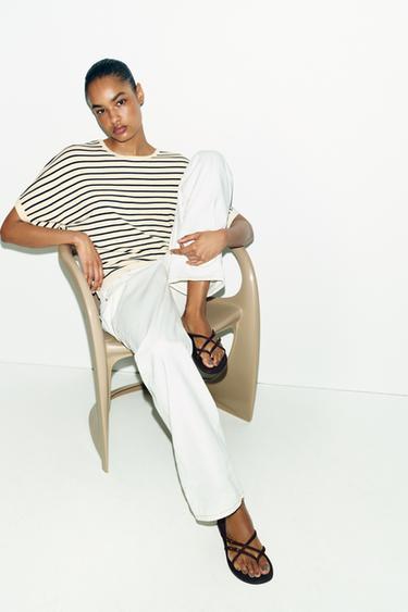 SANDALIA PLANA TIRAS - Marrón de Zara