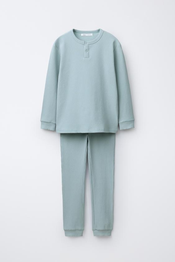 6-14 AÑOS/ PIJAMA CANALÉ LISO - Verde de Zara - Imagen 0