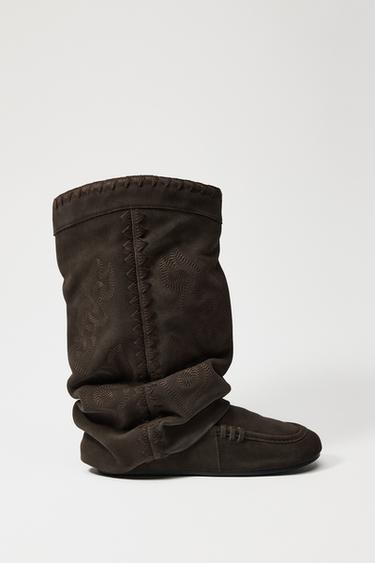 SPLIT SUEDE FLAT ANKLE BOOTS WITH EMBROIDERY - Brown by Zara