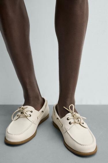 CHAUSSURES BATEAU EN CUIR - Blanc de Zara - Image 2