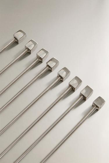 ENSEMBLE DE PIQUES À APÉRITIF AVEC BOÎTE EN MÉTAL (LOT DE 6) - Acier de Zara - Image 1