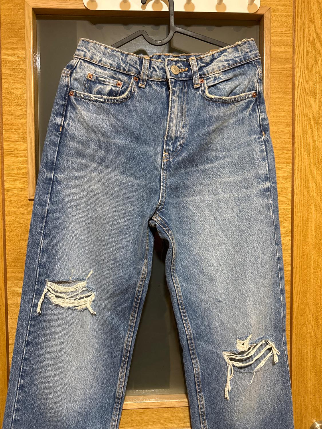 TRF RIPPED HIGH-WAIST MOM JEANS - Image 4