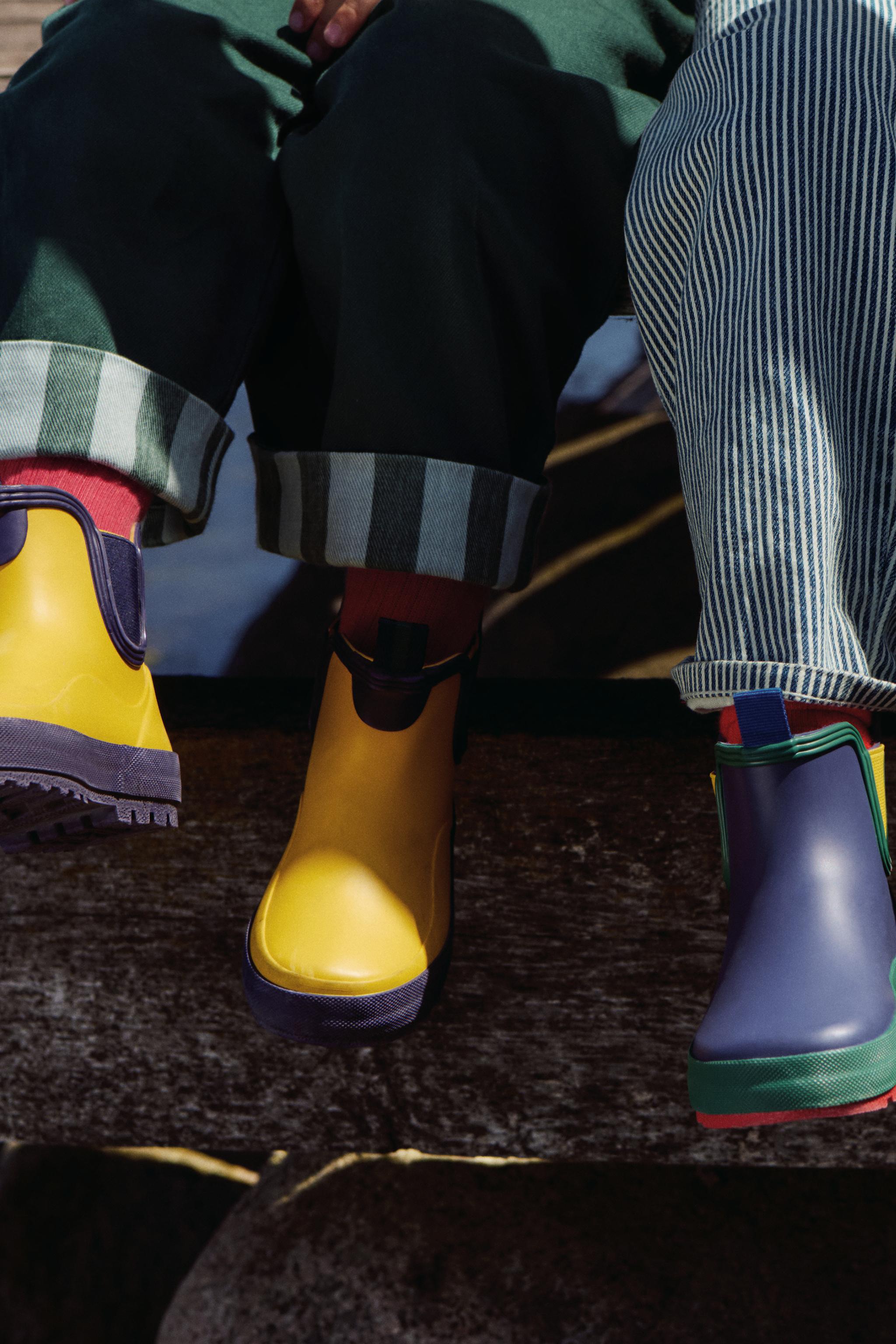 CHELSEA RAIN BOOTS