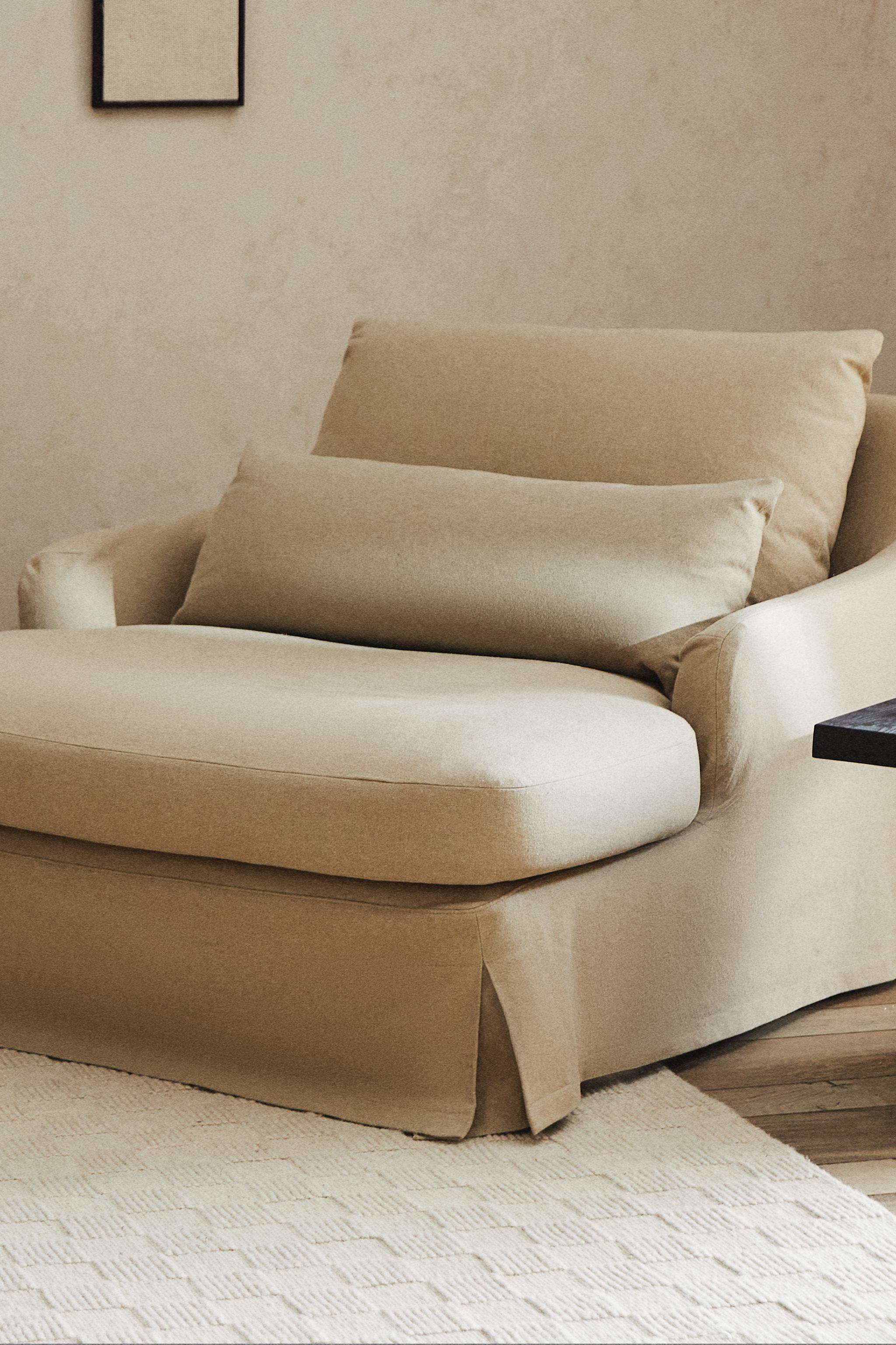 LOVESEAT 01 — Light beige