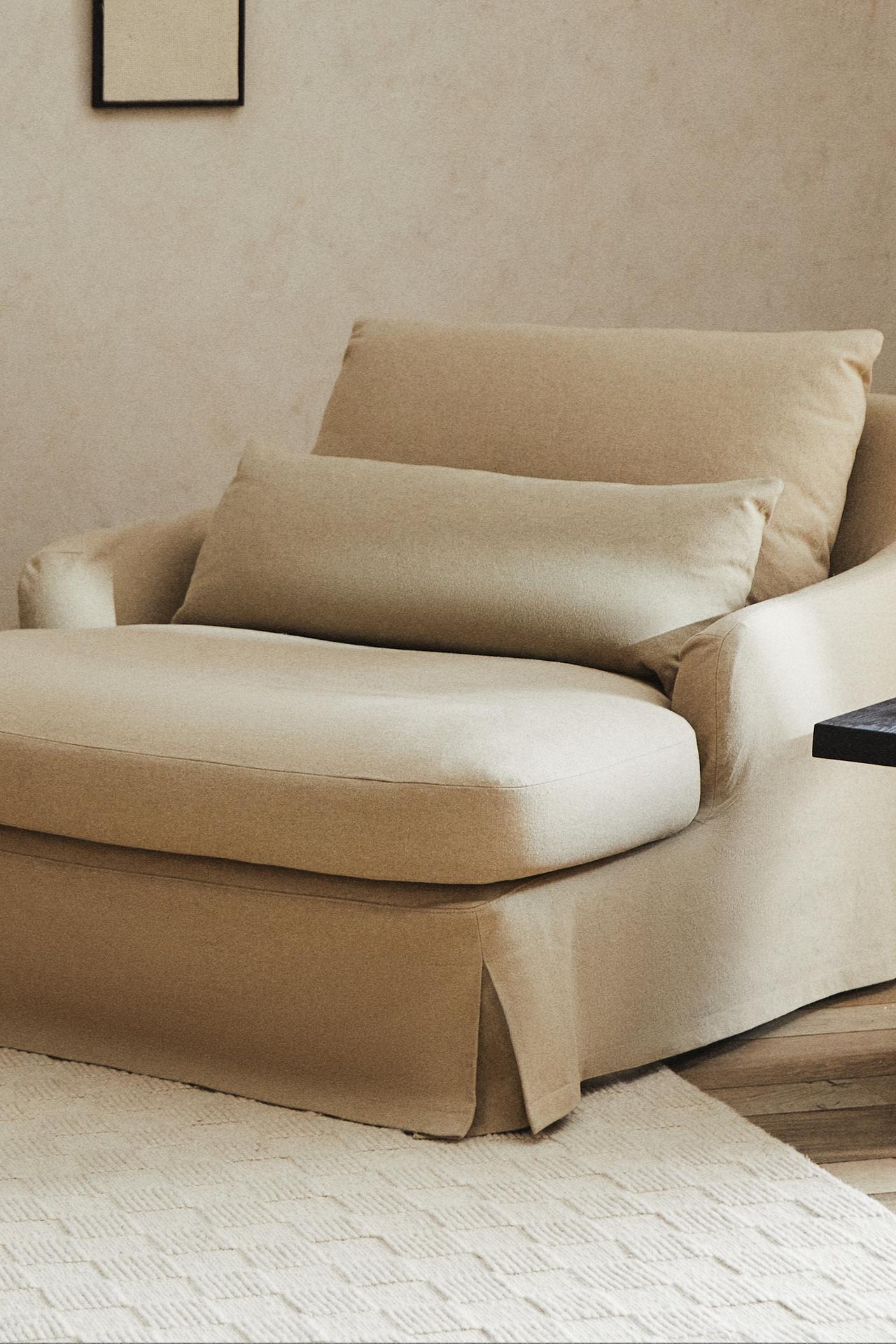 LOVESEAT 01 — Light beige