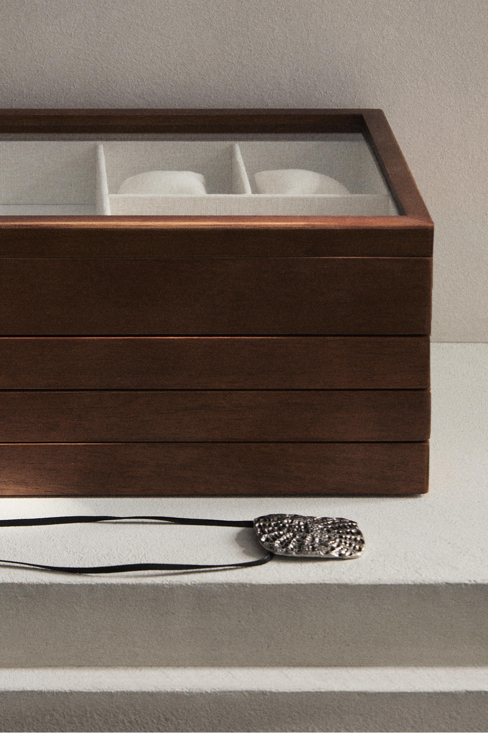 LARGE WOODEN JEWELRY BOX