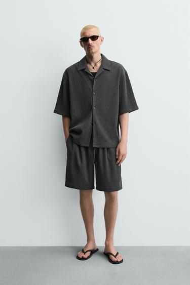 BERMUDA RELAXED FIT MET RELIËF - Antraciet van Zara