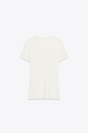 T-SHIRT CÔTELÉ À INSCRIPTION - Beige foncé de Zara - Image 4