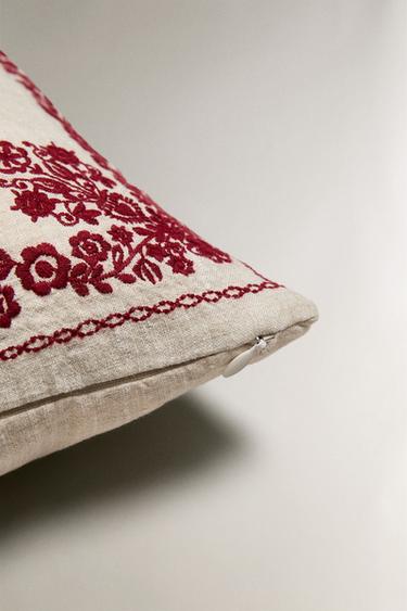 HOUSSE DE COUSSIN FEUILLES ROUGES NOËL - Beige clair de Zara - Image 3