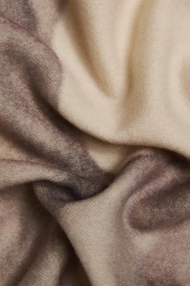 بطانية صوف بشراشيب - بيج الخاص بـ Zara