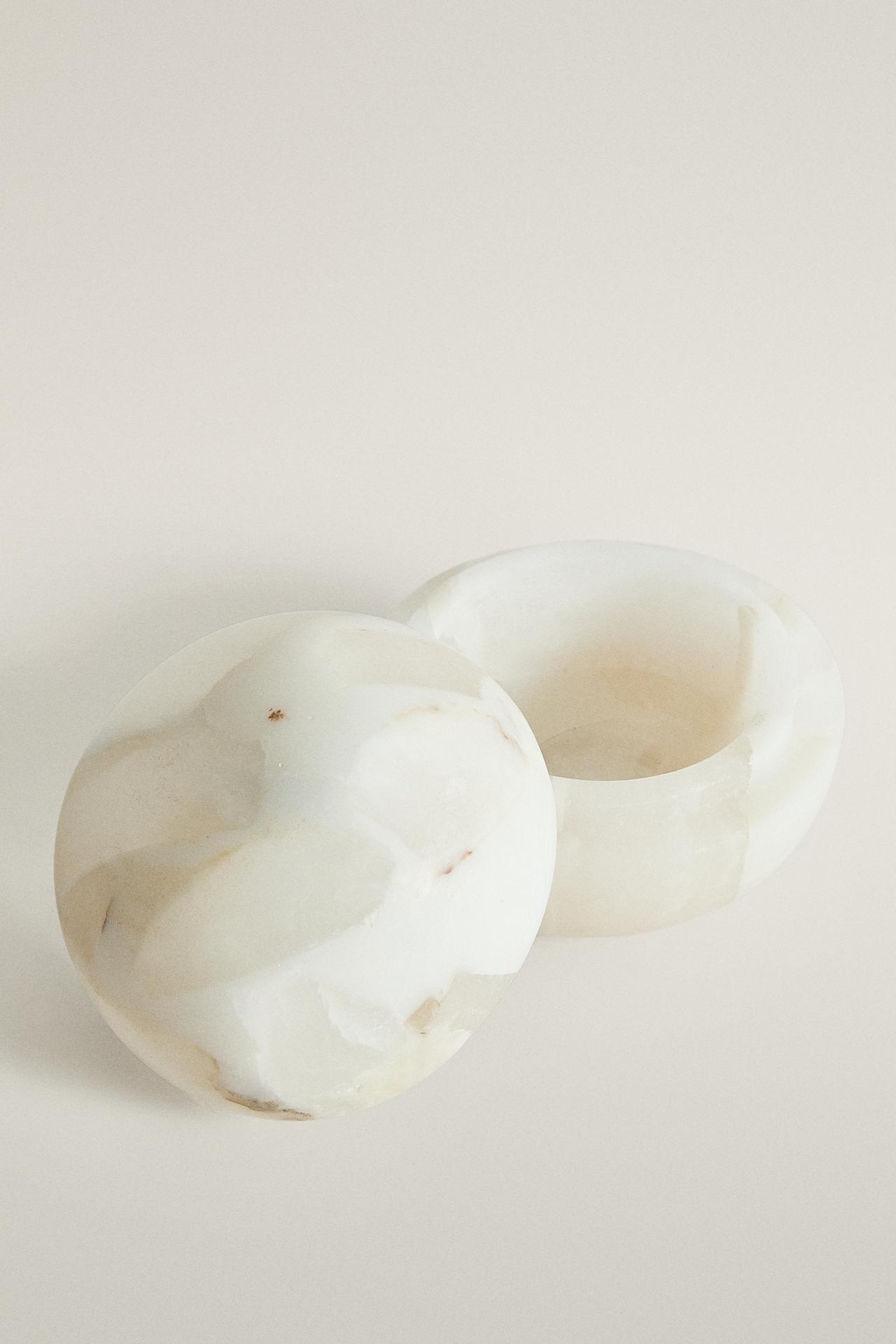 ALABASTER RESIN BATHROOM JAR — Light beige