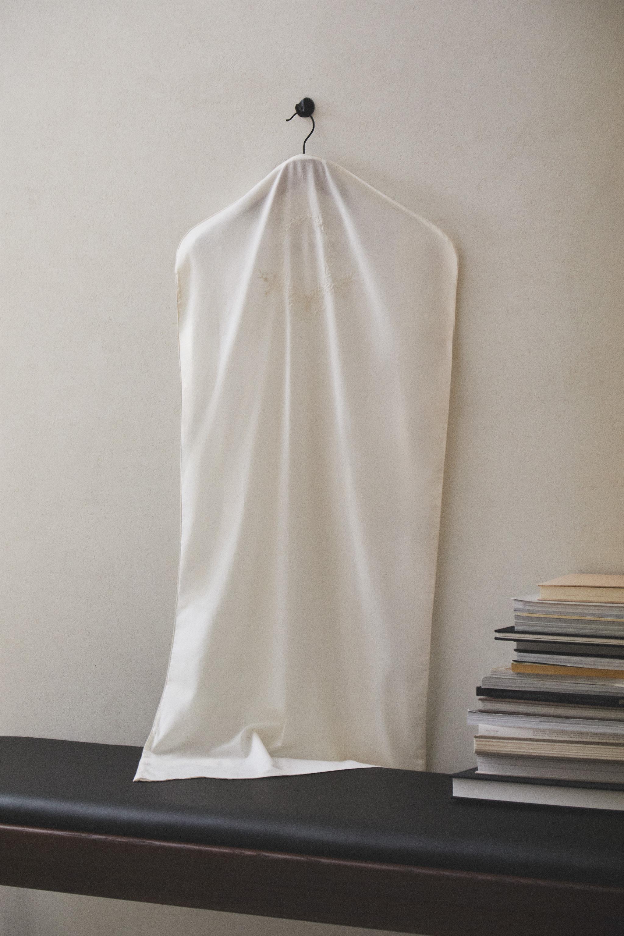 EMBROIDERED COTTON CLOTHING COVER — Ivory