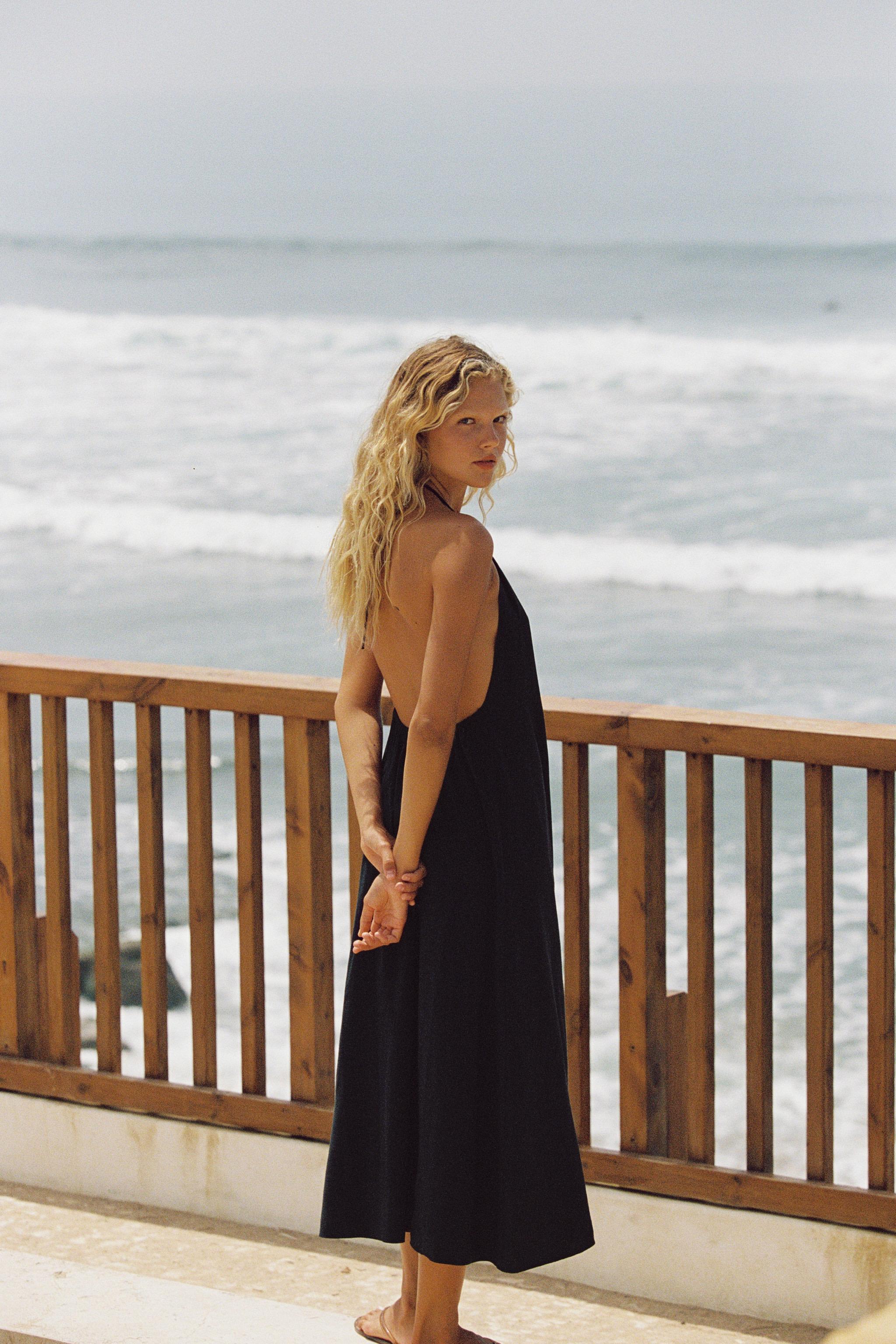 FLOWY HALTER DRESS — Black
