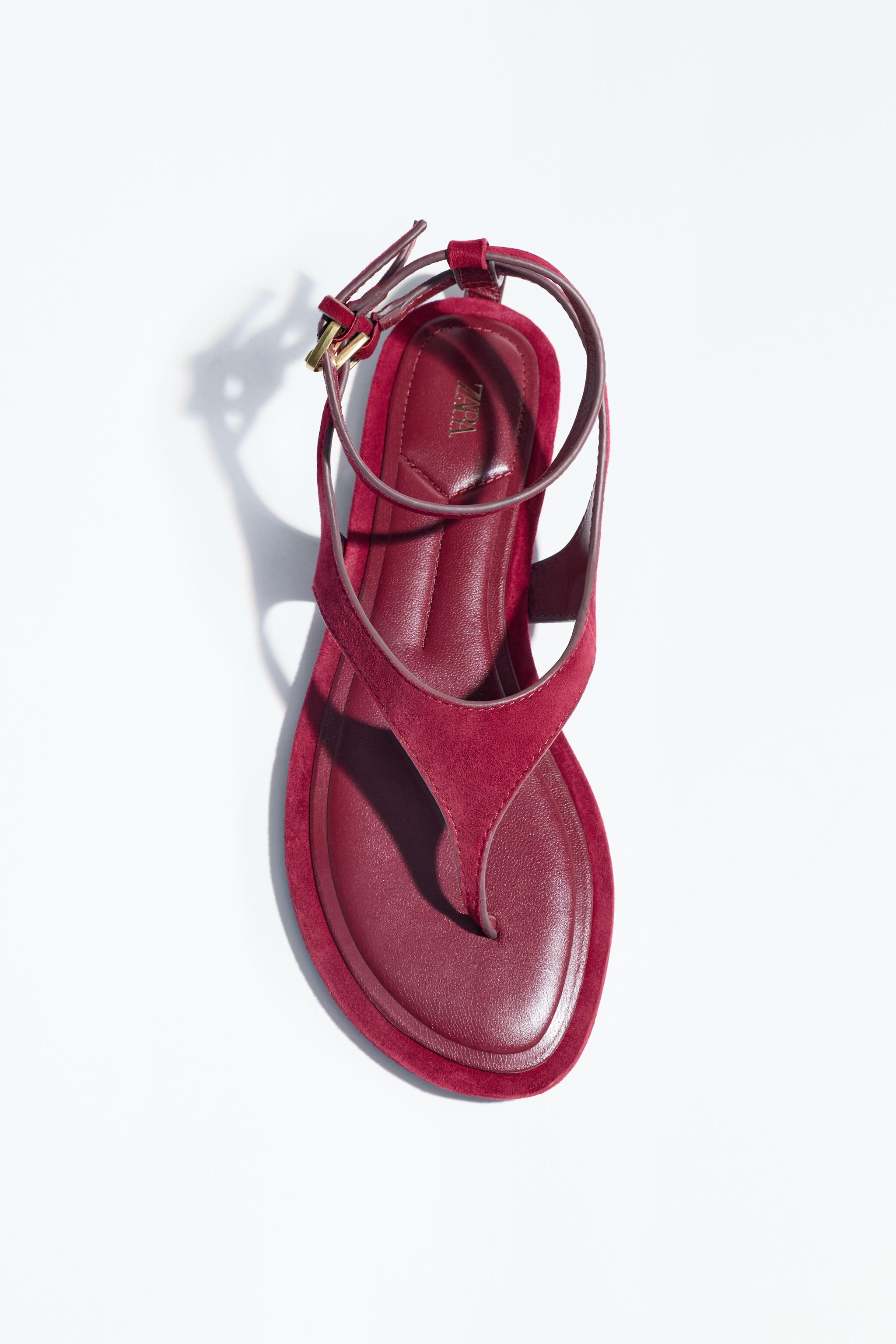 ♫ZARA フラットストラップサンダル　カーキ スプリットスエードストラップ フラットサンダル - カーキ