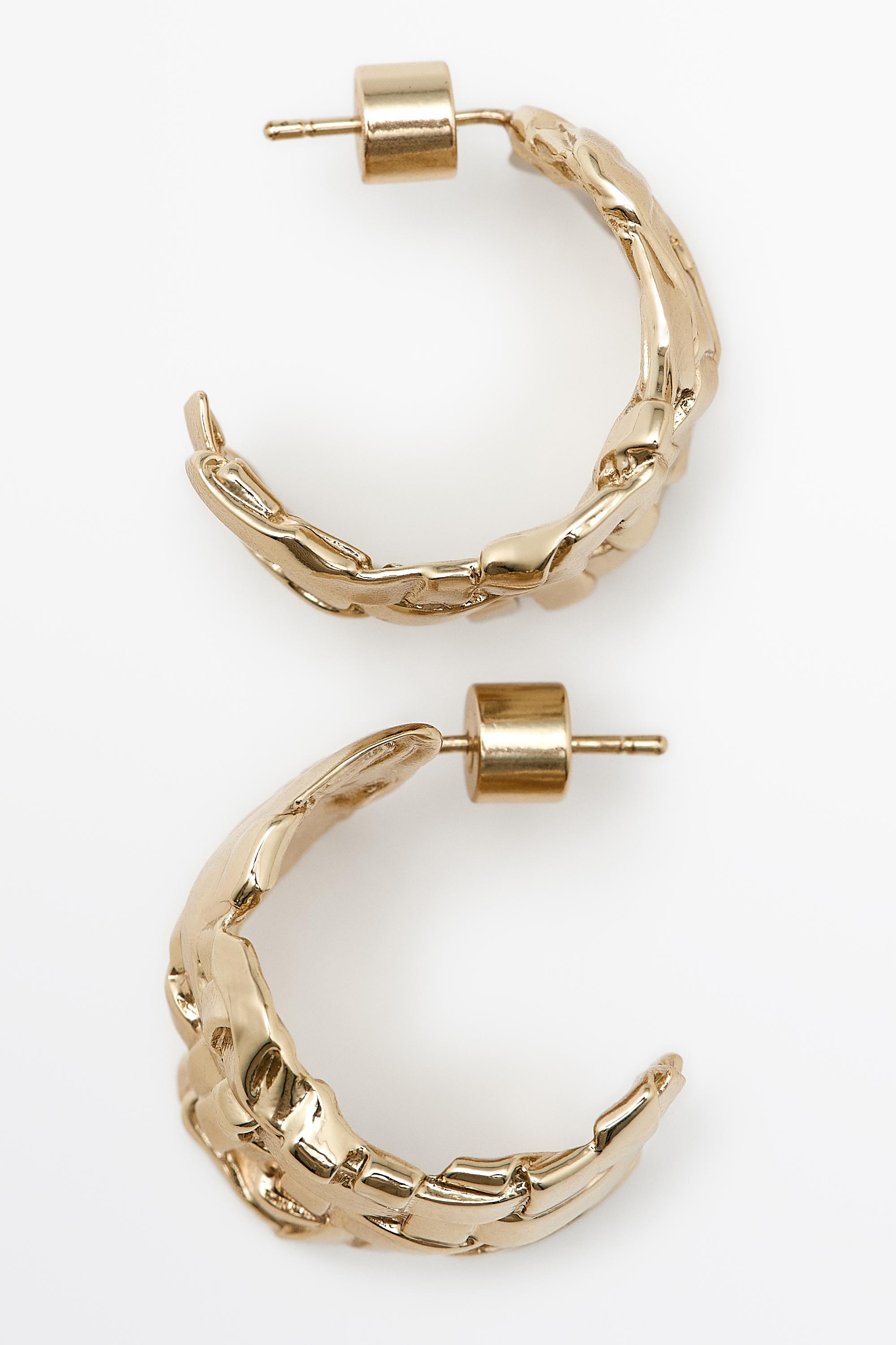 Basket hoop earrings