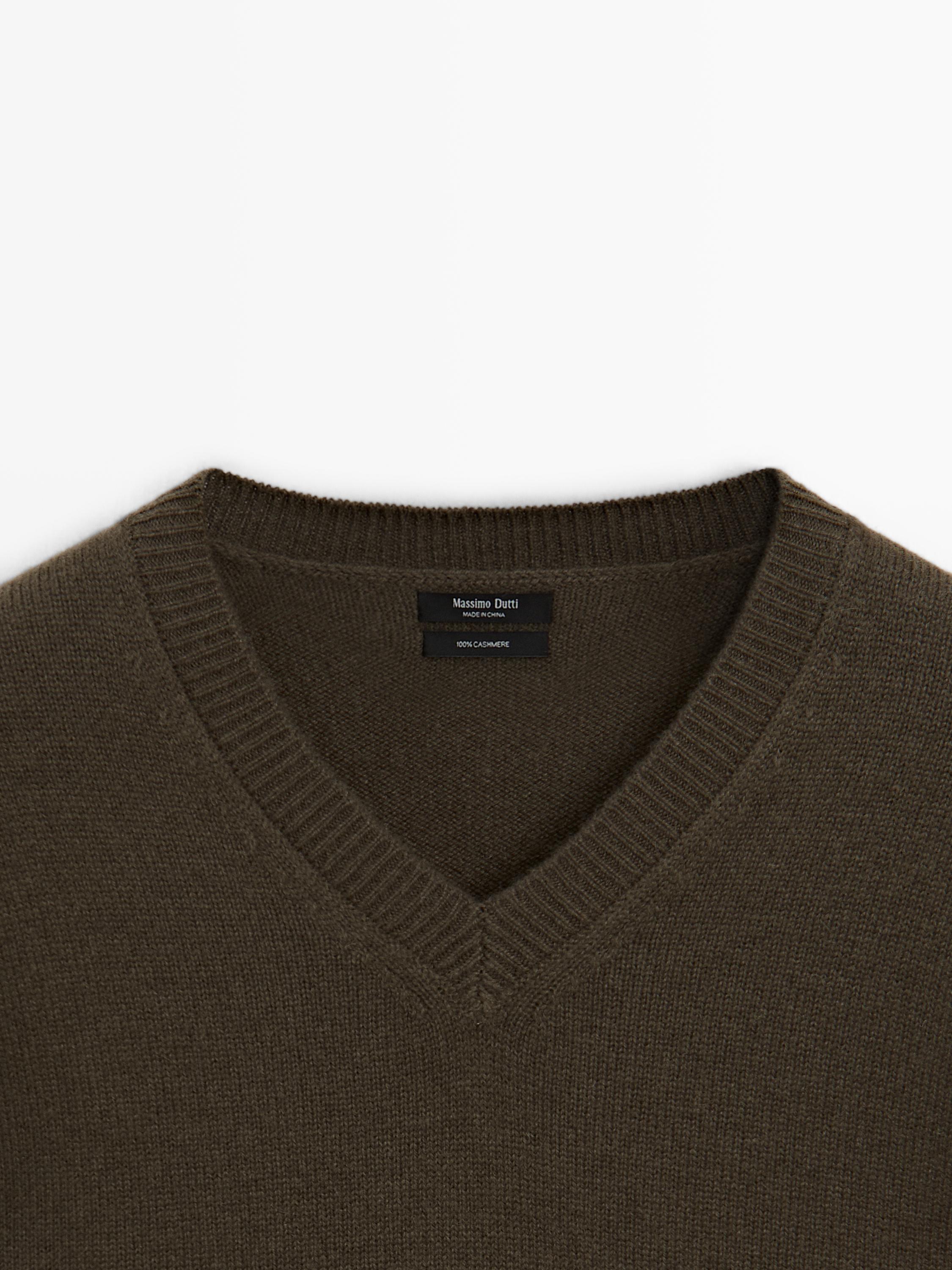 100% cashmere oversize V-neck sweater