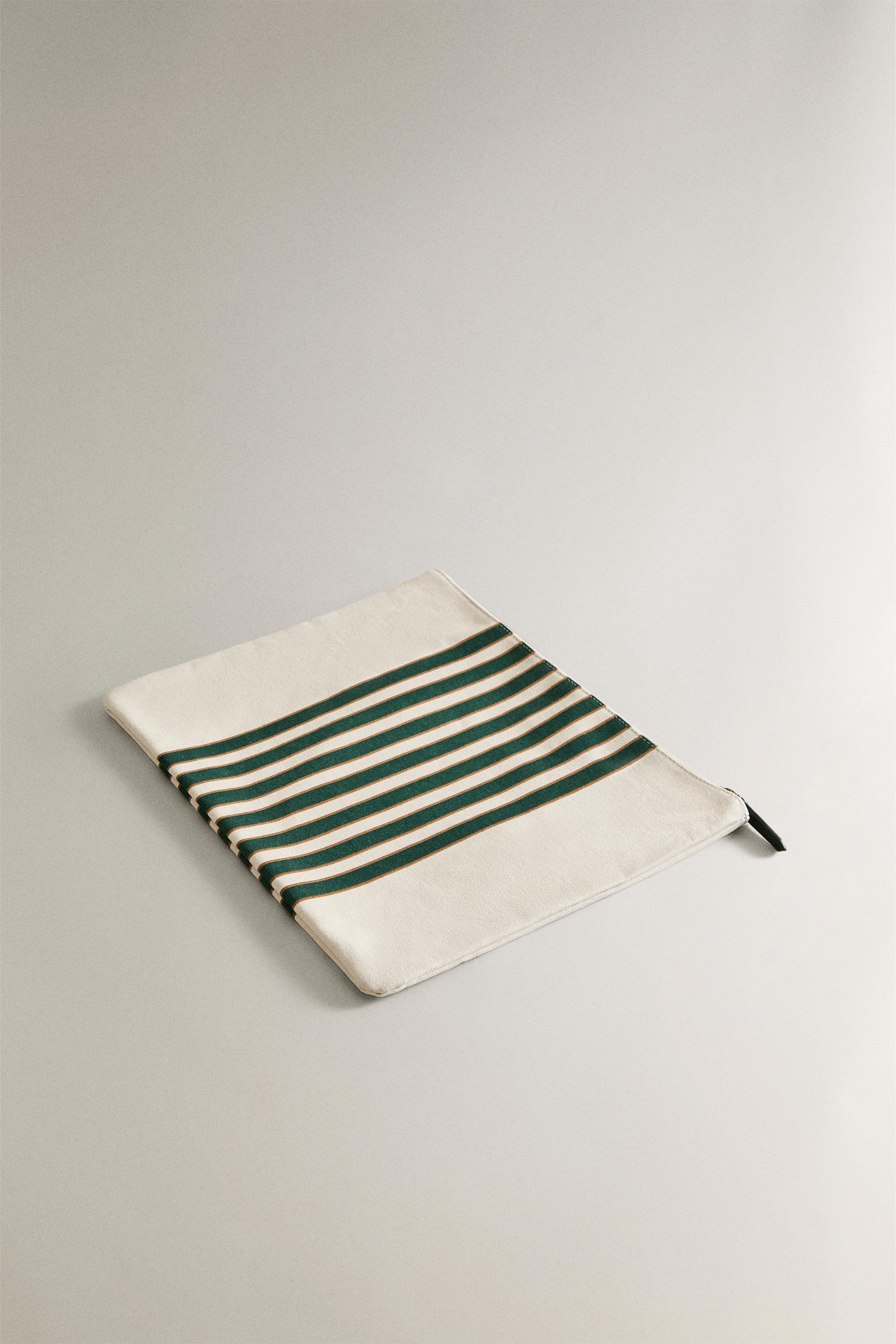 STRIPED TRAVEL BAG