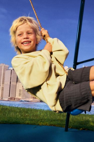 SUADOIRO ESTAMPADO SURF - verde lavado de Zara