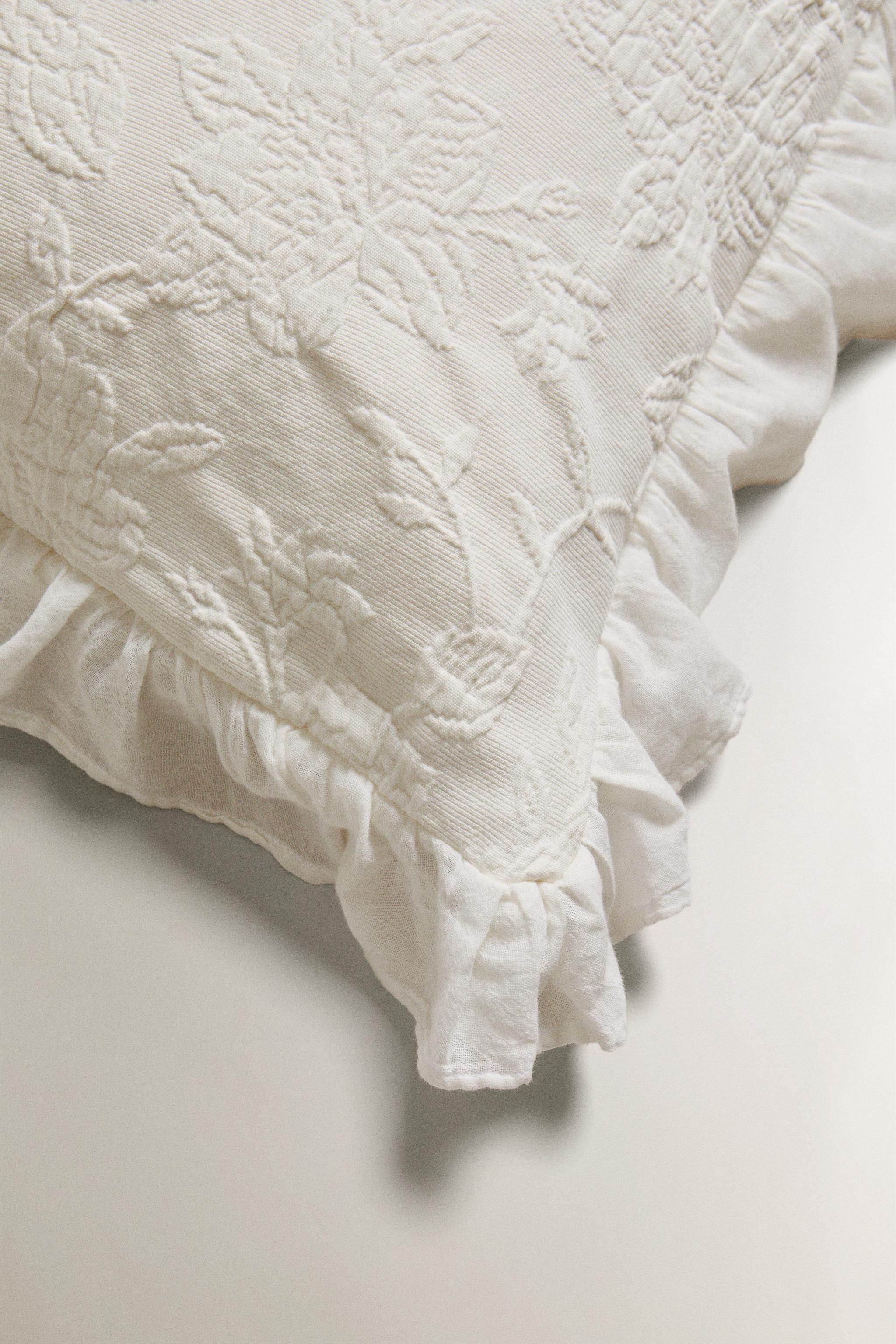 JACQUARD CUSHION COVER WITH RUFFLE — Ecru