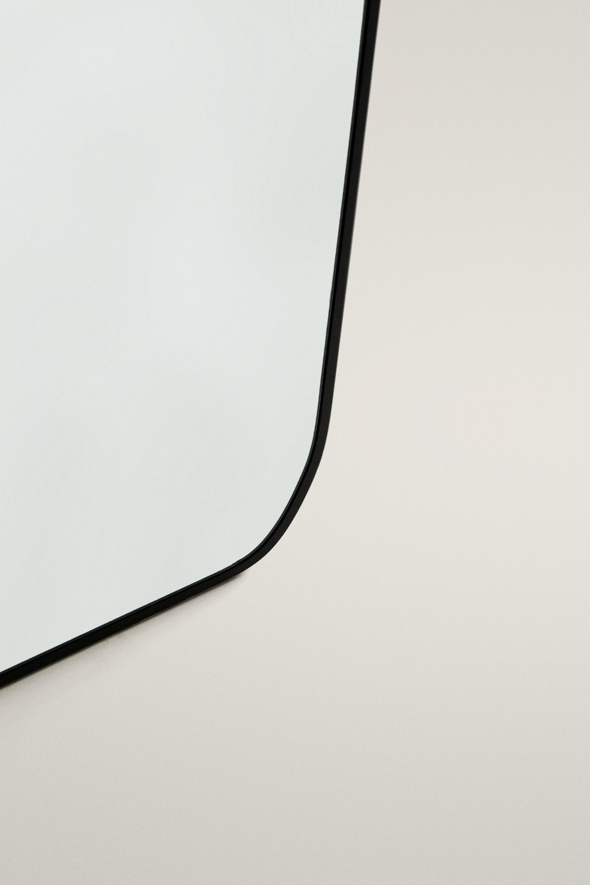 IRREGULAR SHAPED FULL LENGTH MIRROR
