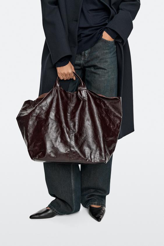 Bolso tote maxi piel napa crackle - Chocolate de Zara - Imagen 0