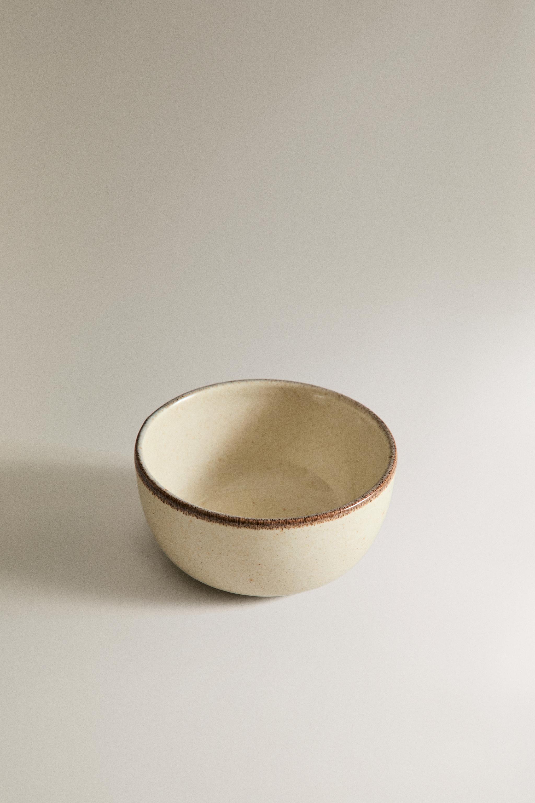 STONEWARE SNACK BOWL — Light ecru