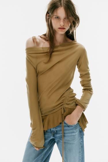 АСИМЕТРИЧНИЙ ТОП ІЗ ВОЛАНОМ ТА ЗБІРКОЮ - Карамельний Zara