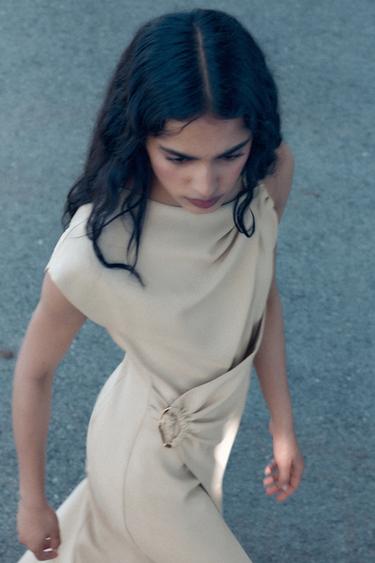 VESTIDO MIDI ASIMÉTRICO - Beige claro de Zara