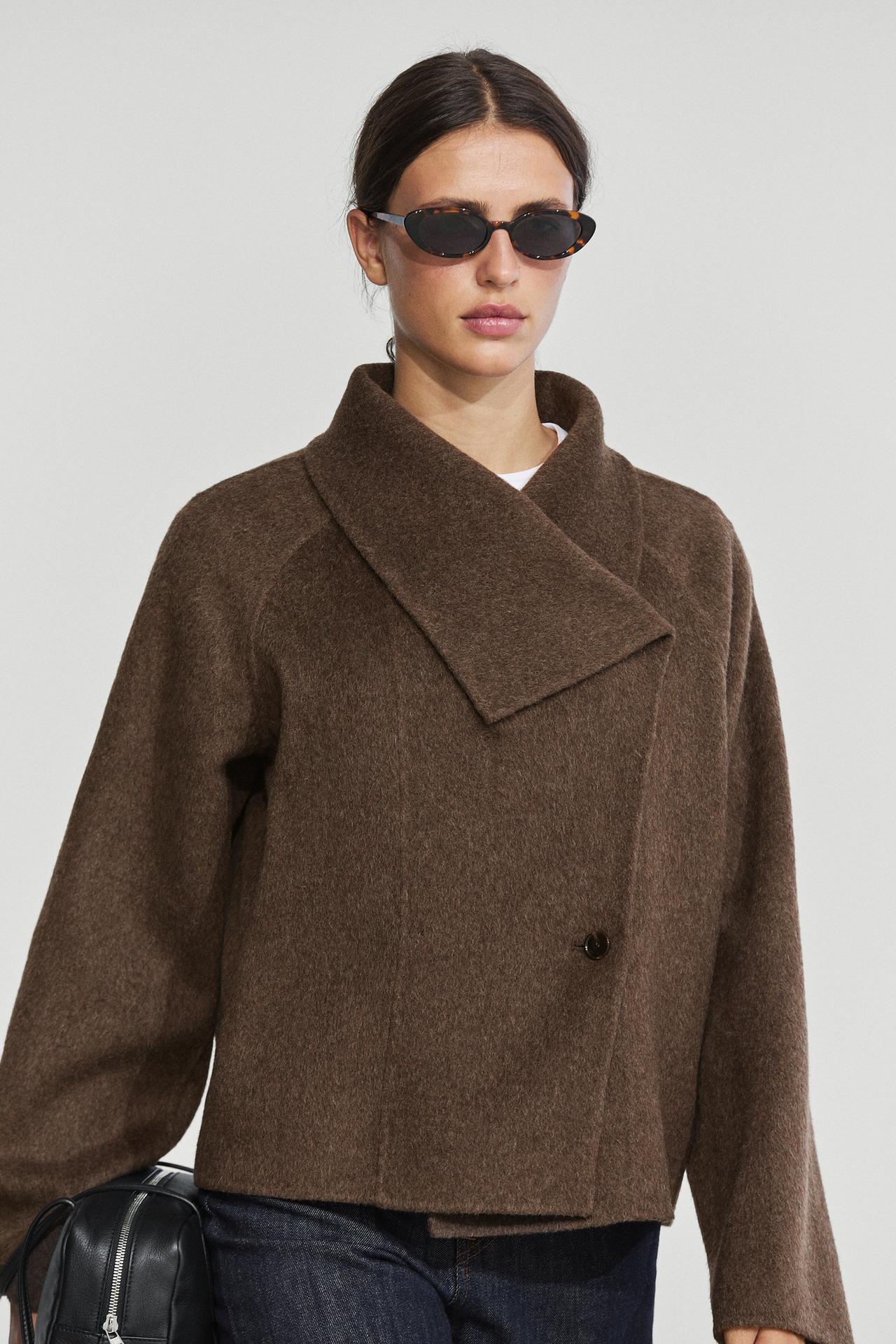 Short wool blend coat with side fastening — Chocolate