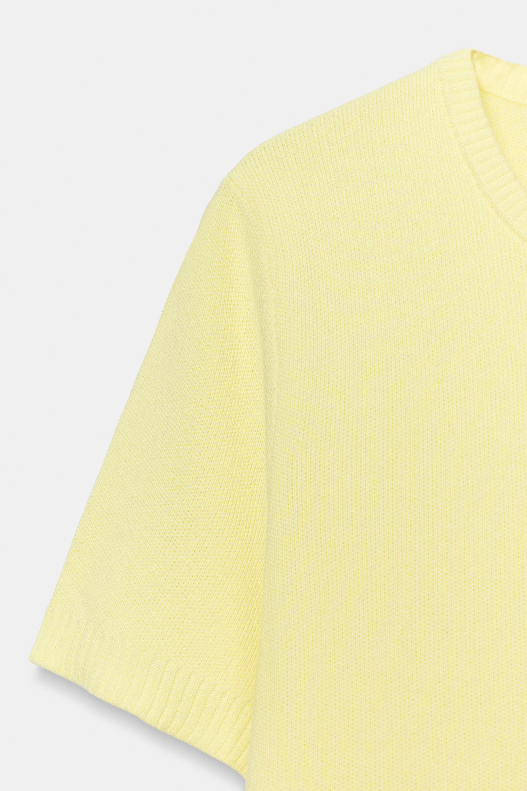 SHORT-SLEEVE KNIT TOP