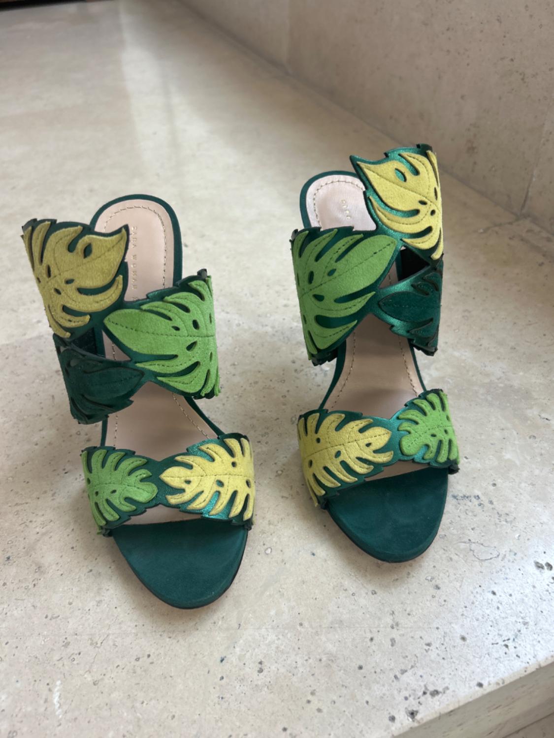 WRAP-AROUND LEATHER LEAF SANDALS