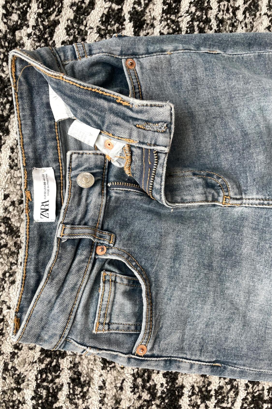 CROPPED FLARE MID-RISE JEANS - Image 2