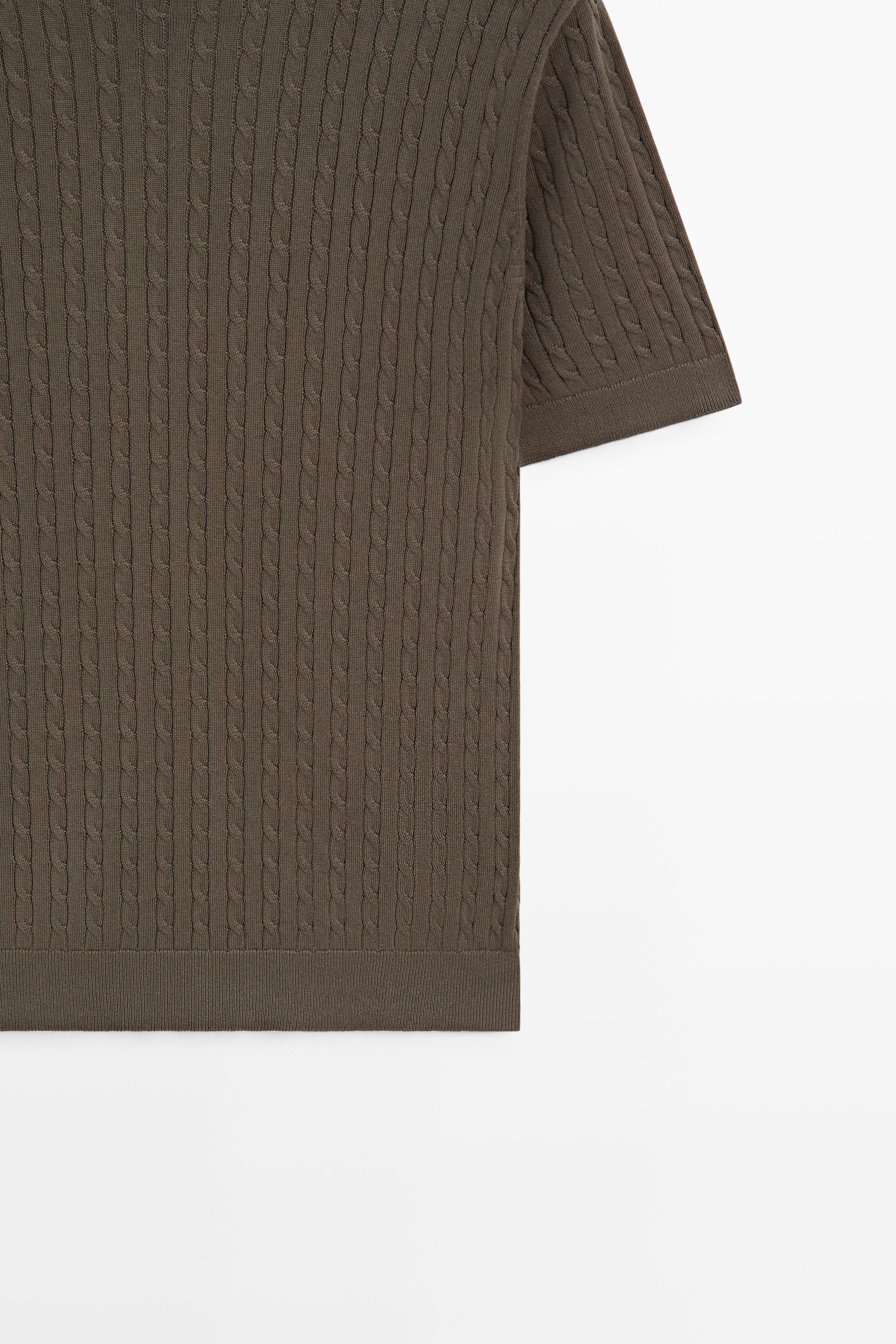 Cable-knit short sleeve sweater
