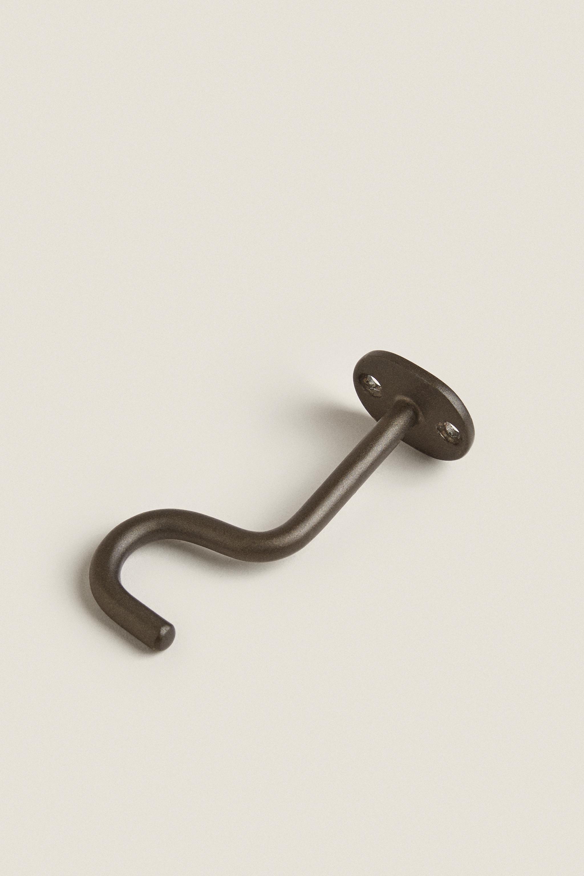 METAL CURTAIN ROD HOOK — Black