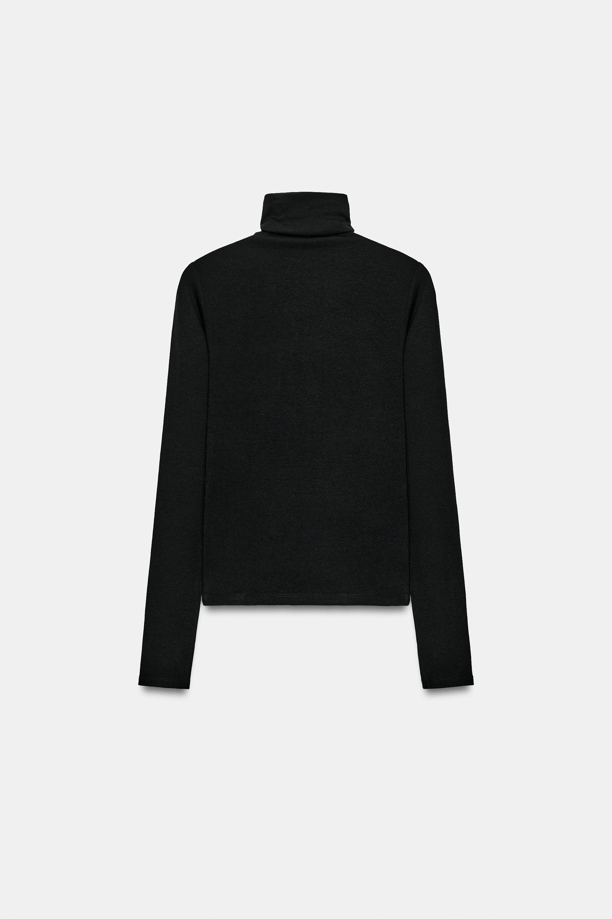 TURTLENECK T-SHIRT