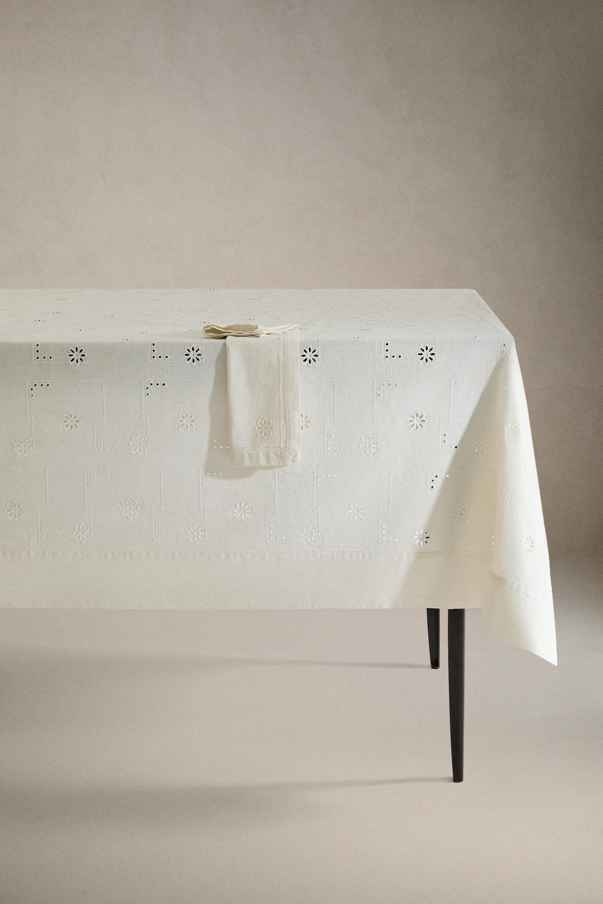 エンブロイダリー テーブルクロス - ホワイト | ZARA Japan / 日本