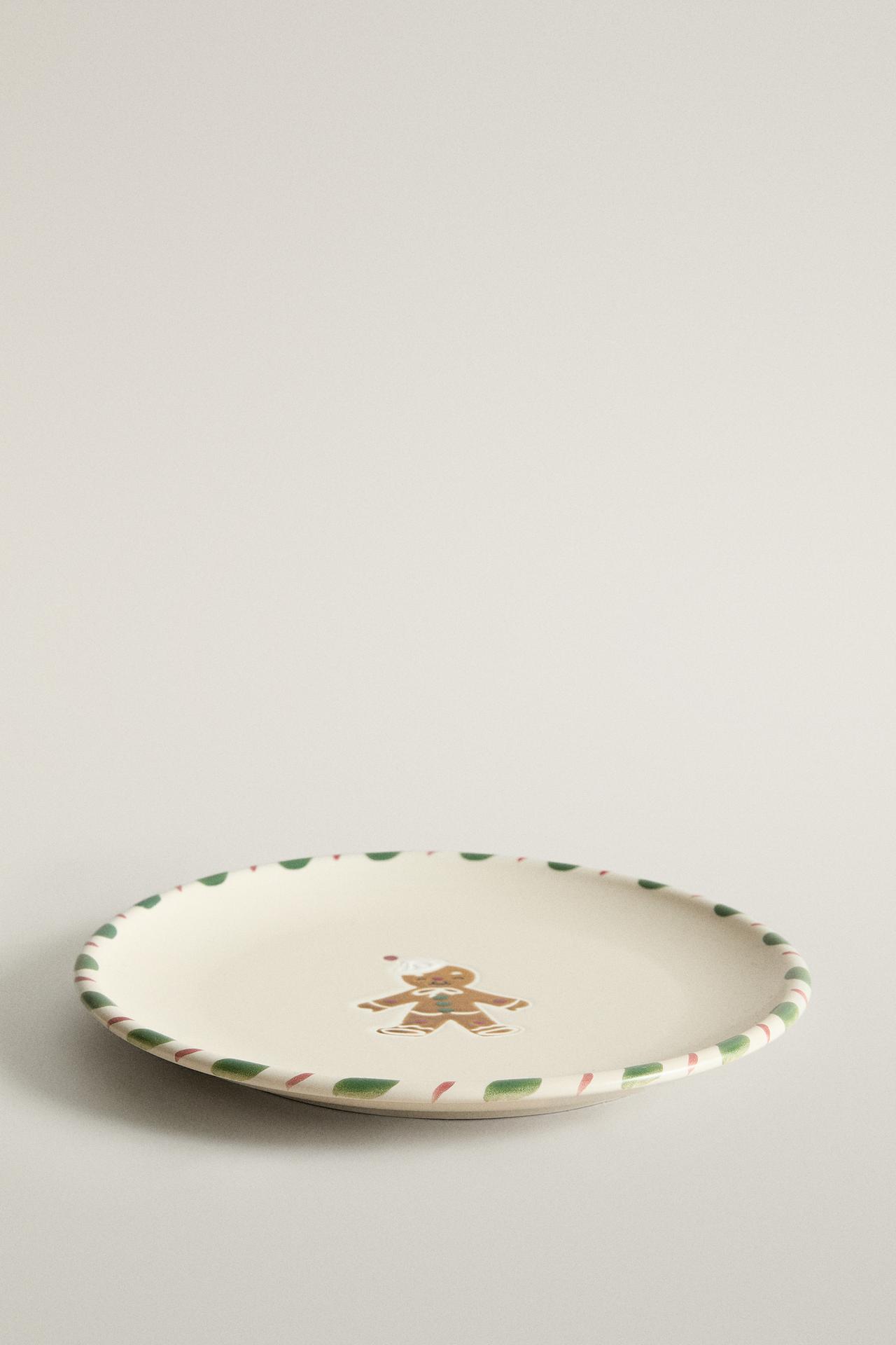 CHRISTMAS GINGERBREAD COOKIE STONEWARE PLATE — Multicolored